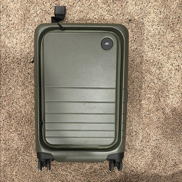 Monos Carry On Pro Carry-On Suitcase - Picture 1 of 14